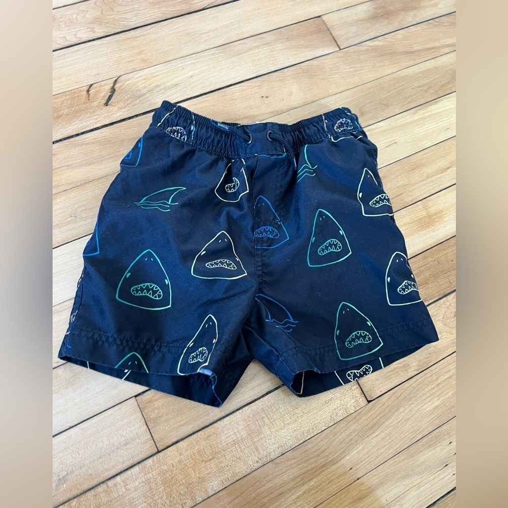 Tea Collection shark print swim trunks